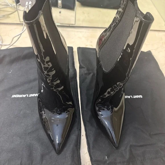 Saint Laurent Glossy Black Heeled Boots - Picture 3 of 3
